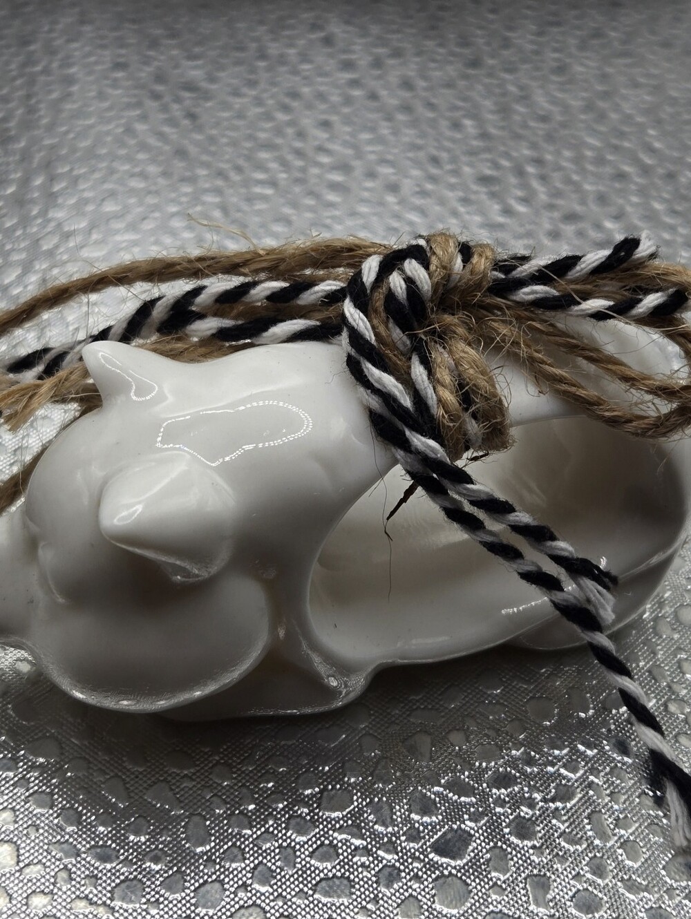 "5/$40" Vintage Lot Of 3 Napkin Rings Wooden Birds/Porcelain White Pig - Picture 7 of 10